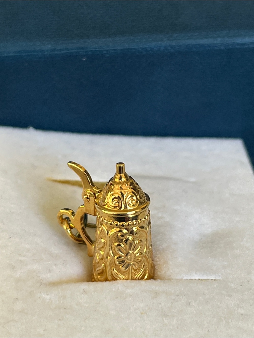 Juwelier Schneider Gold-tone Decorative Stein Charm in Navy Box - Picture 8 of 16